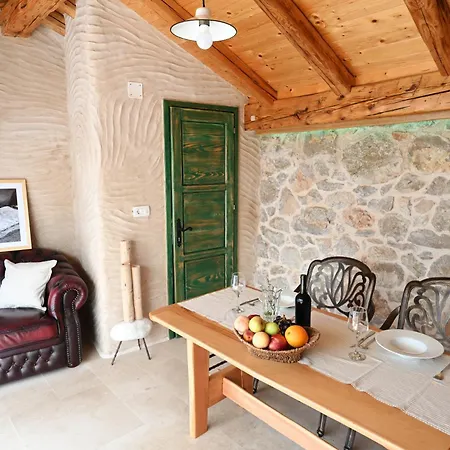 Teza Hvar Βίλα *