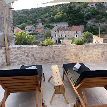 Teza Hvar Βίλα