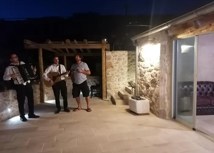 Teza Hvar Villa *